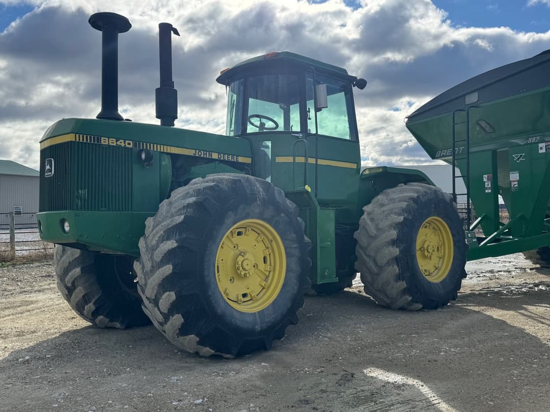 Image of John Deere 8640 Primary image
