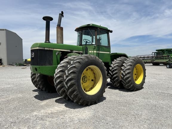 Image of John Deere 8640 Primary image