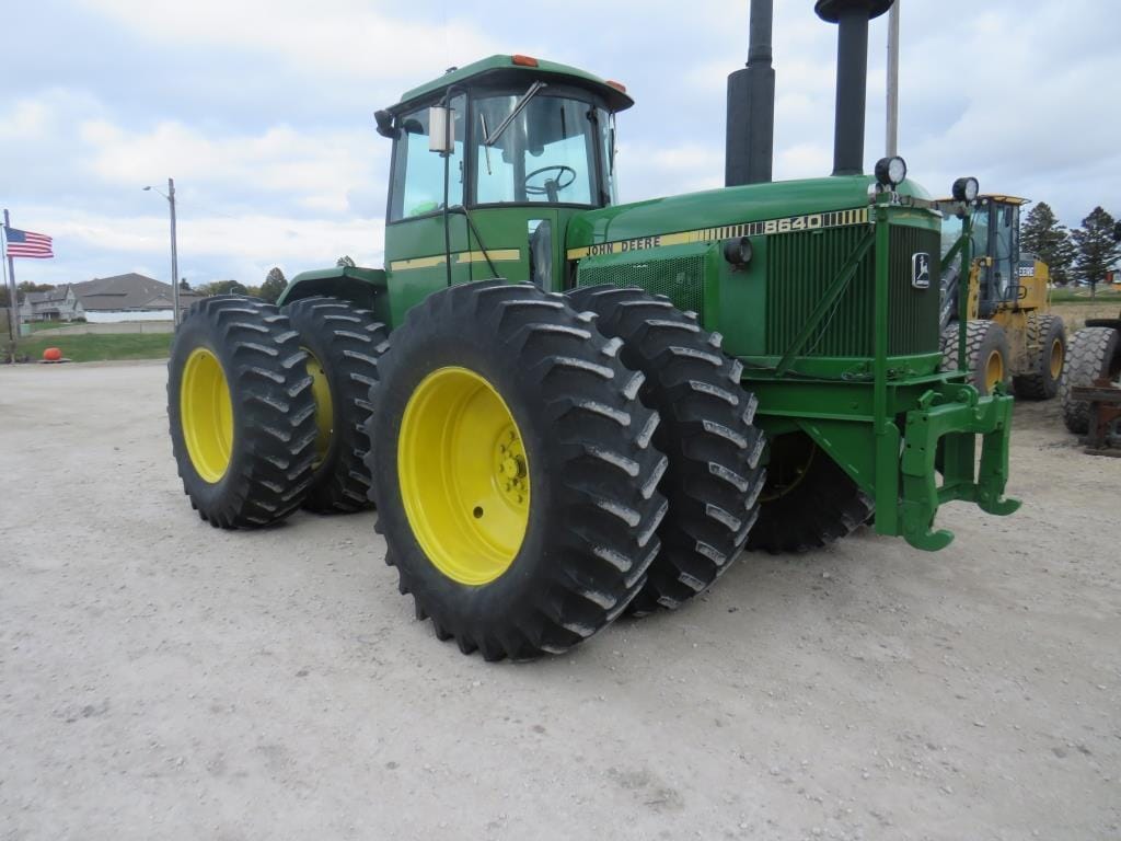 John Deere 8640 Equipment Image0