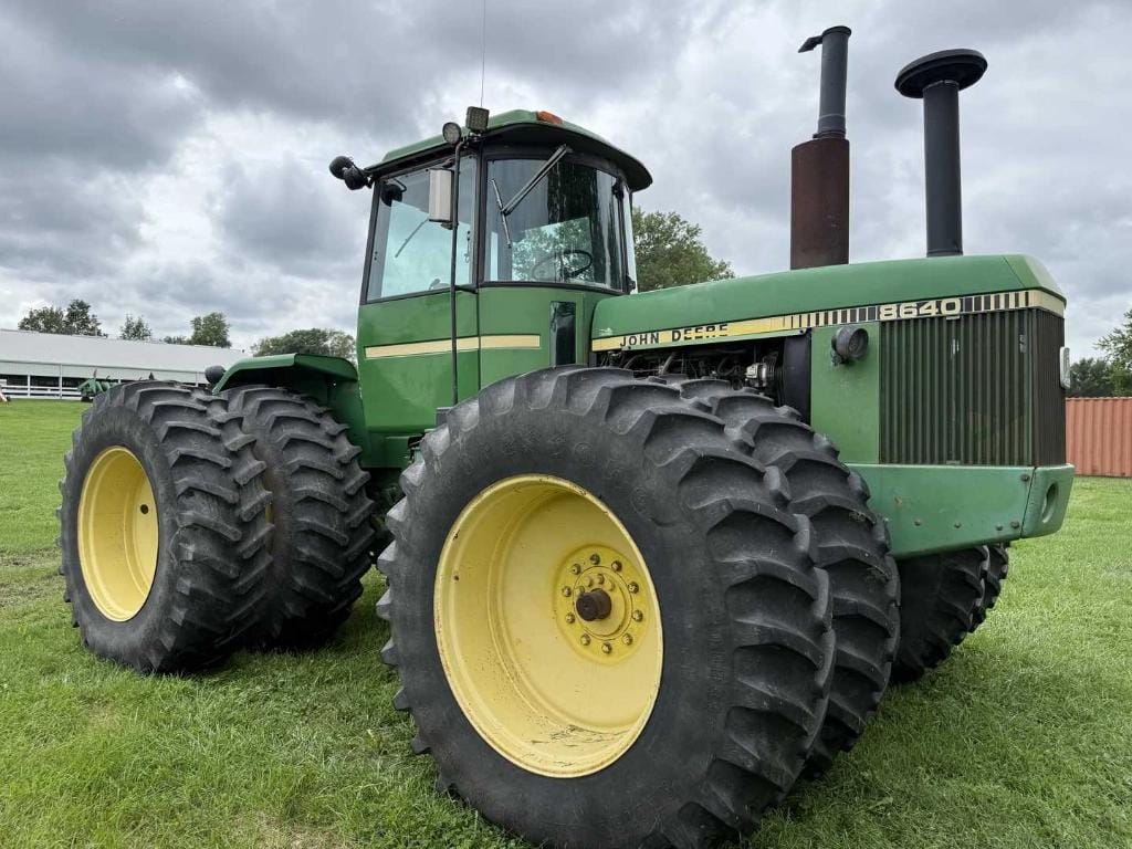 John Deere 8640 Equipment Image0