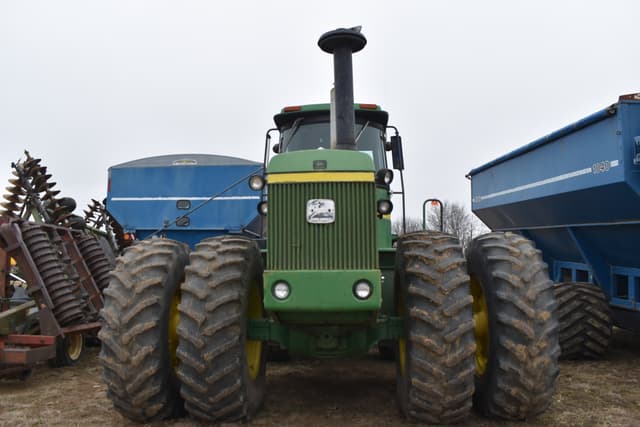 Image of John Deere 8640 equipment image 1