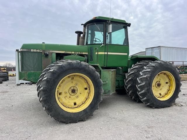 Image of John Deere 8640 equipment image 1