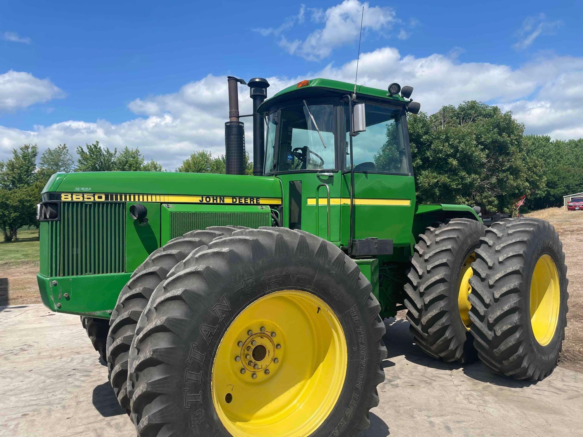 Main image John Deere 8650