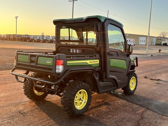Image of John Deere XUV 865R equipment image 1