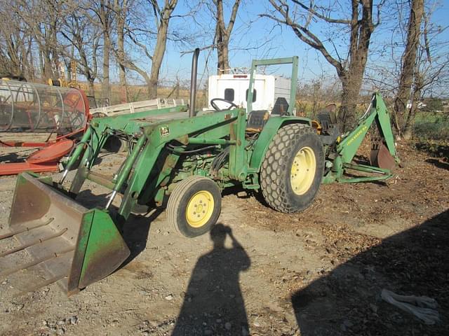 Image of John Deere 870 equipment image 1