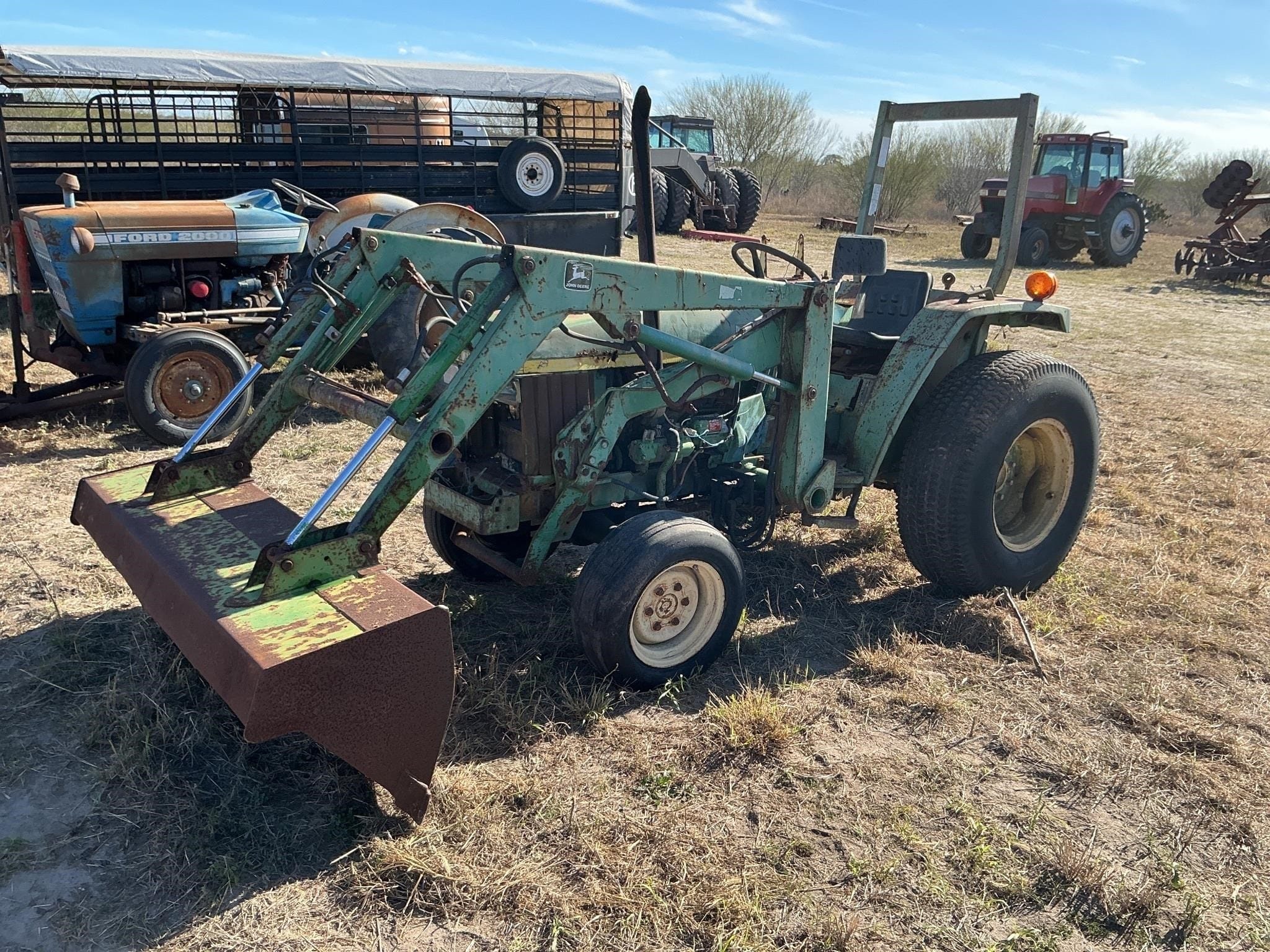 John Deere 870 Equipment Image0