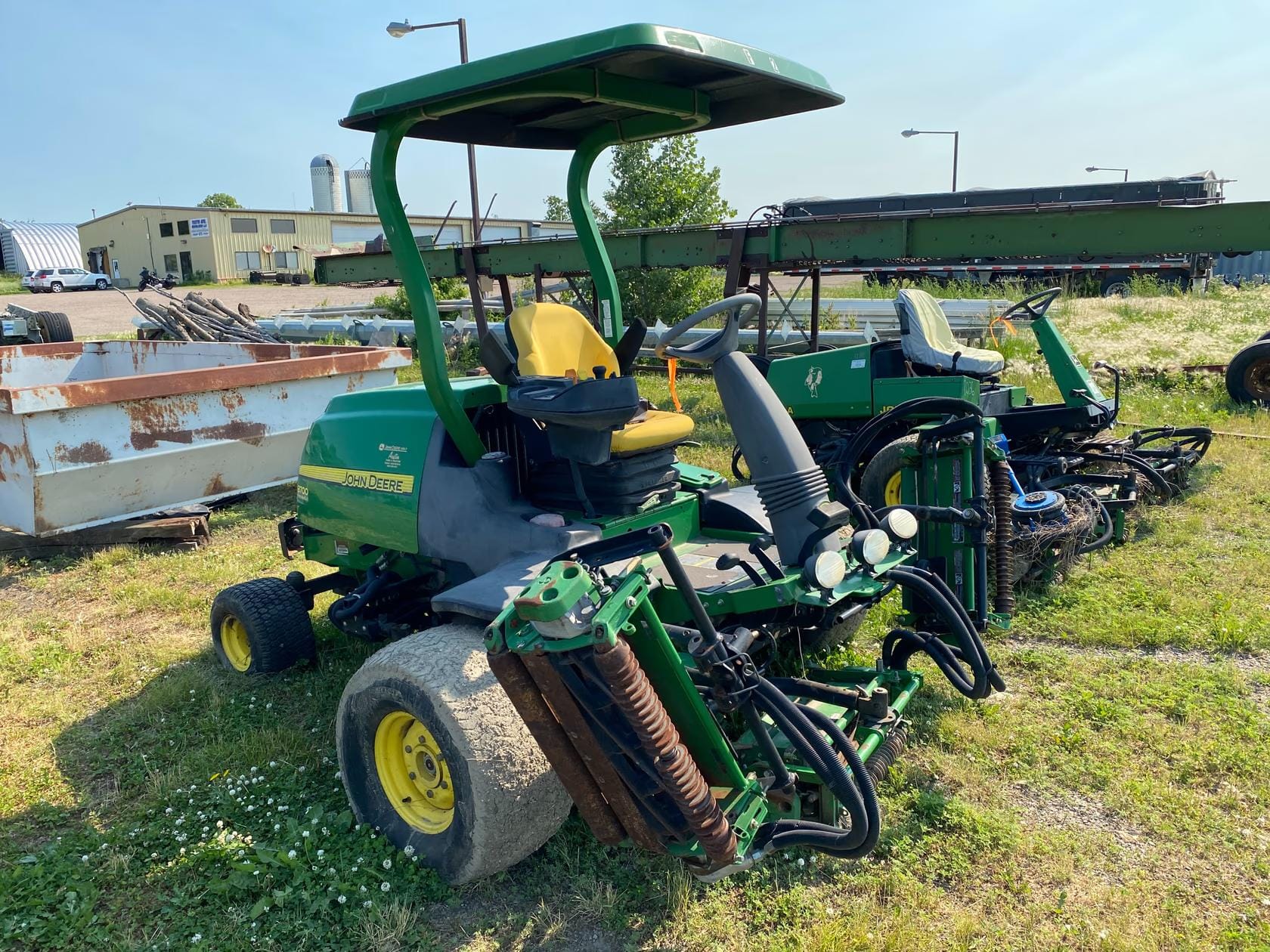 John Deere 8700 Equipment Image0