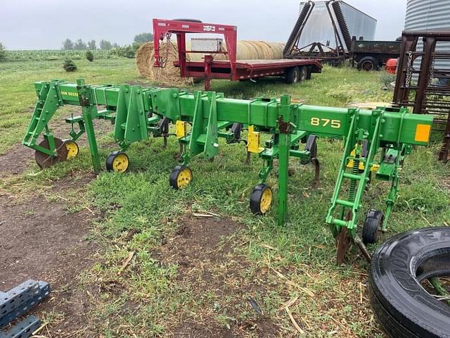 Image of John Deere 875 equipment image 1