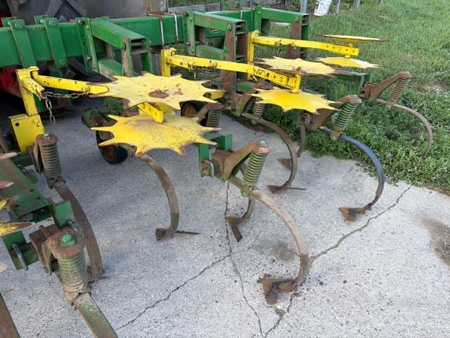 Image of John Deere 875 equipment image 2