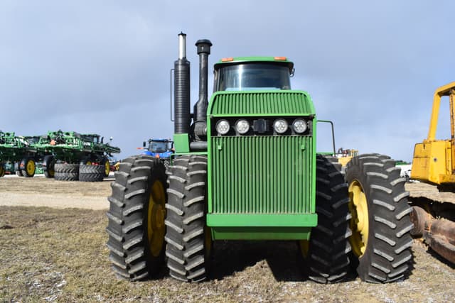 Image of John Deere 8760 equipment image 1