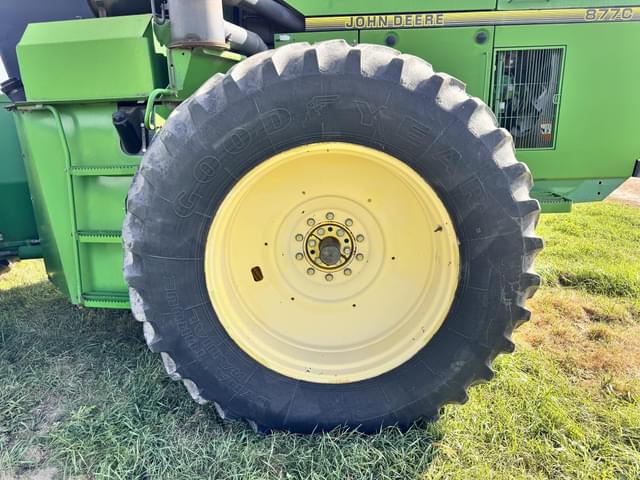 Image of John Deere 8770 equipment image 4