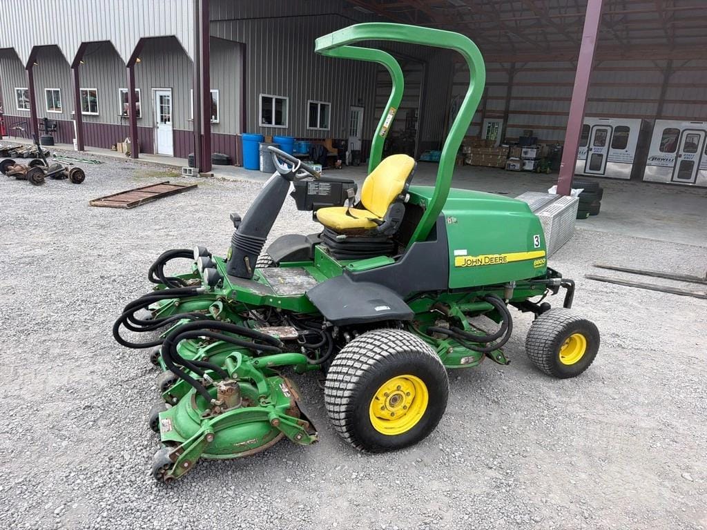 John Deere 8800 Equipment Image0
