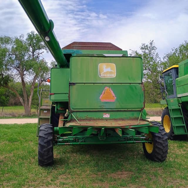 Image of John Deere 8820 Titan II equipment image 1