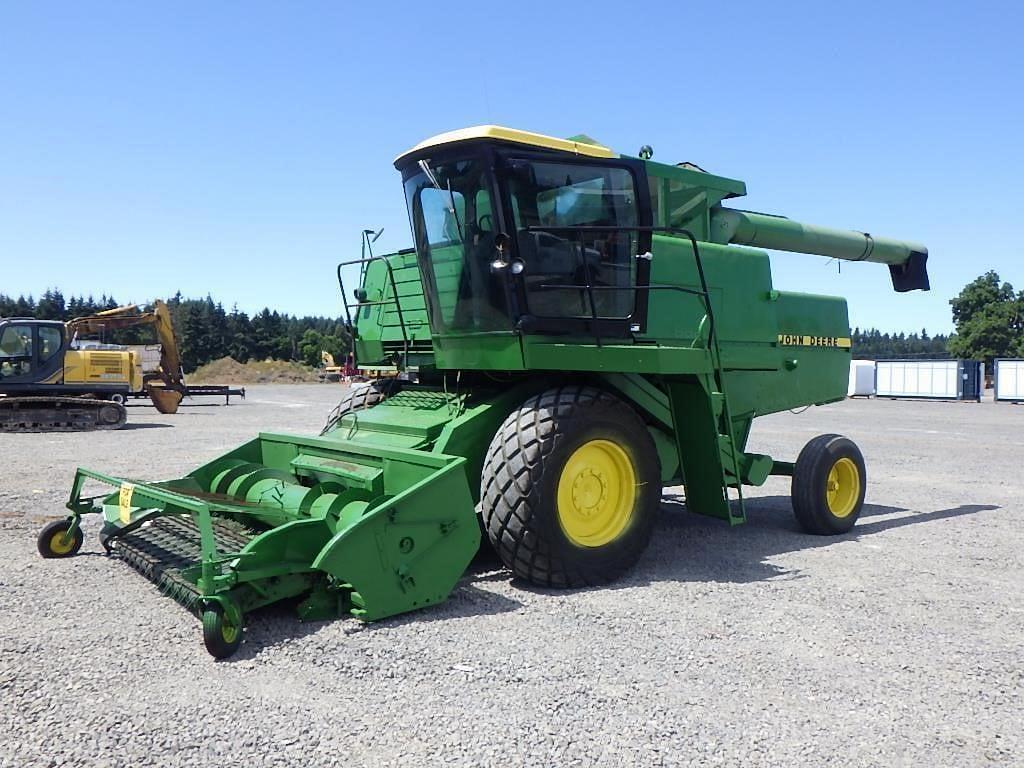 Image of John Deere 8820 Primary image