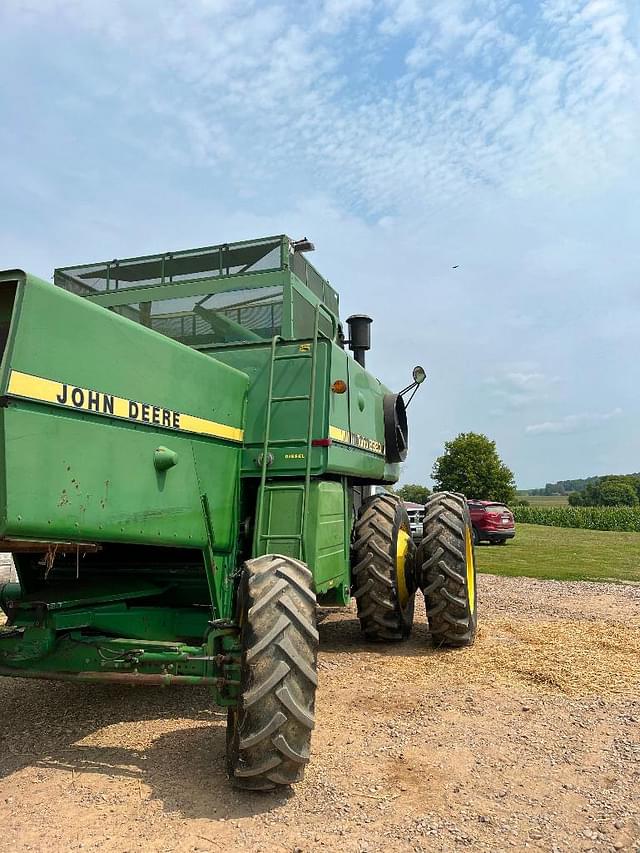 Image of John Deere 8820 equipment image 2