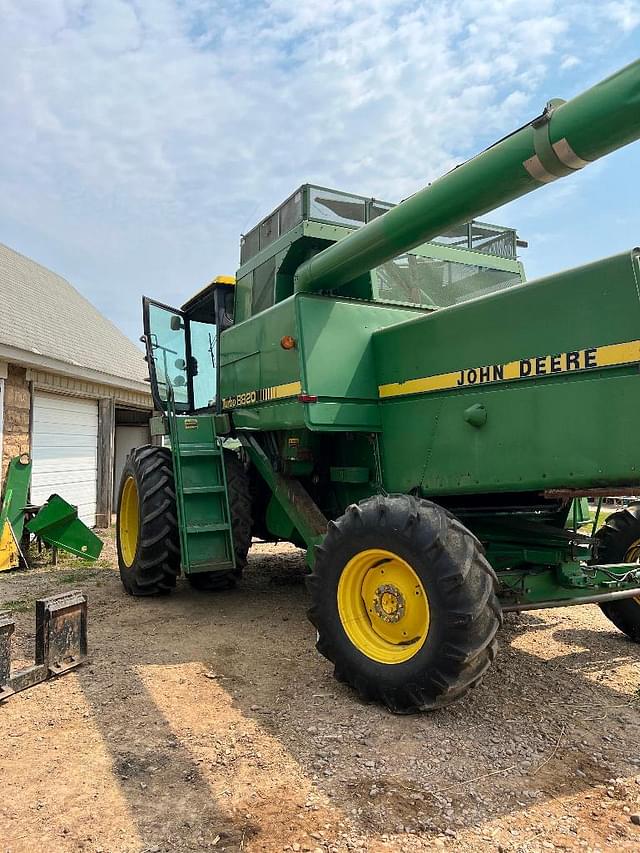 Image of John Deere 8820 equipment image 4