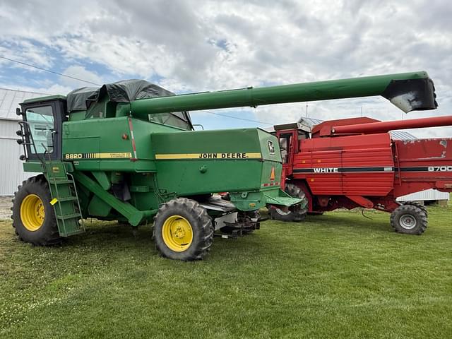 Image of John Deere 8820 Titan II equipment image 2