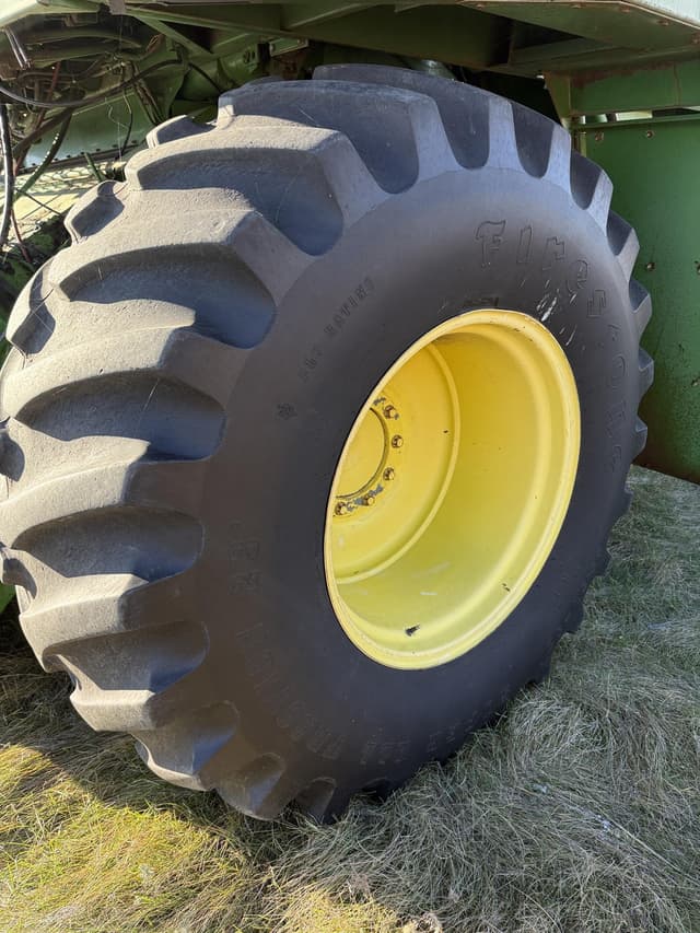 Image of John Deere 8820 equipment image 3