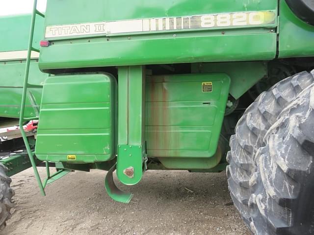 Image of John Deere 8820 Titan II equipment image 3
