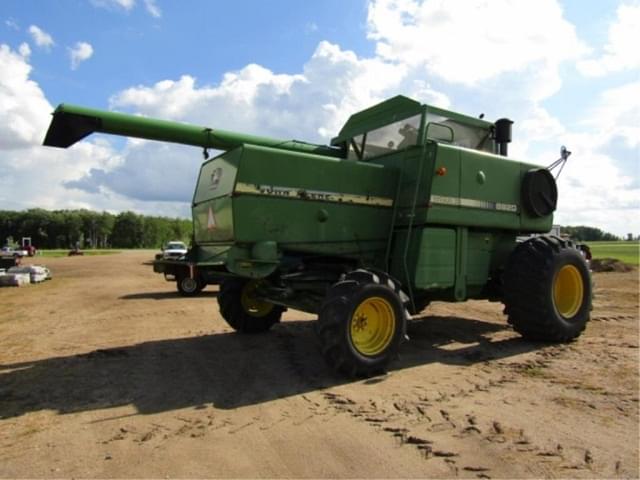 Image of John Deere 8820 equipment image 4