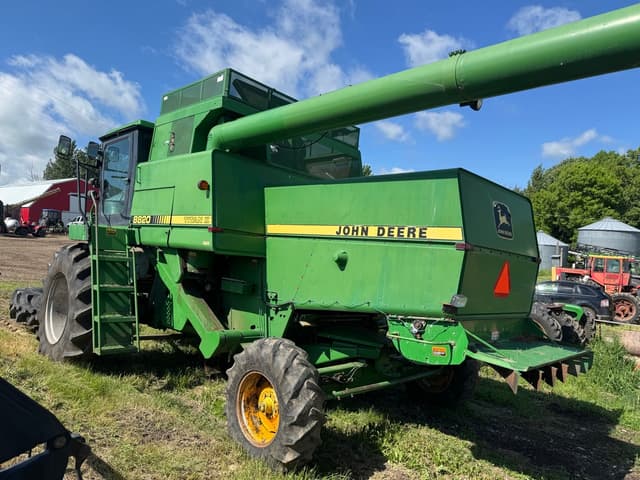 Image of John Deere 8820 Titan II equipment image 3