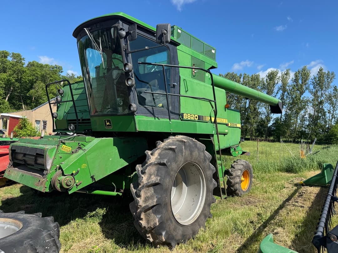 Image of John Deere 8820 Titan II Primary image