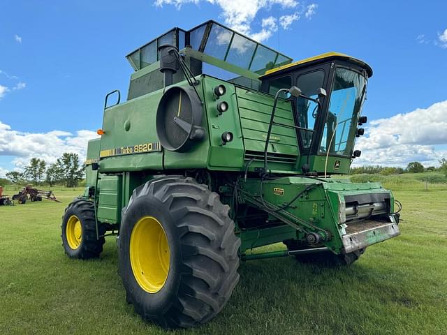 Image of John Deere 8820 Turbo equipment image 1