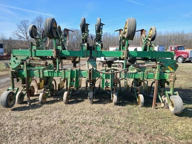 Image of John Deere 885 equipment image 1