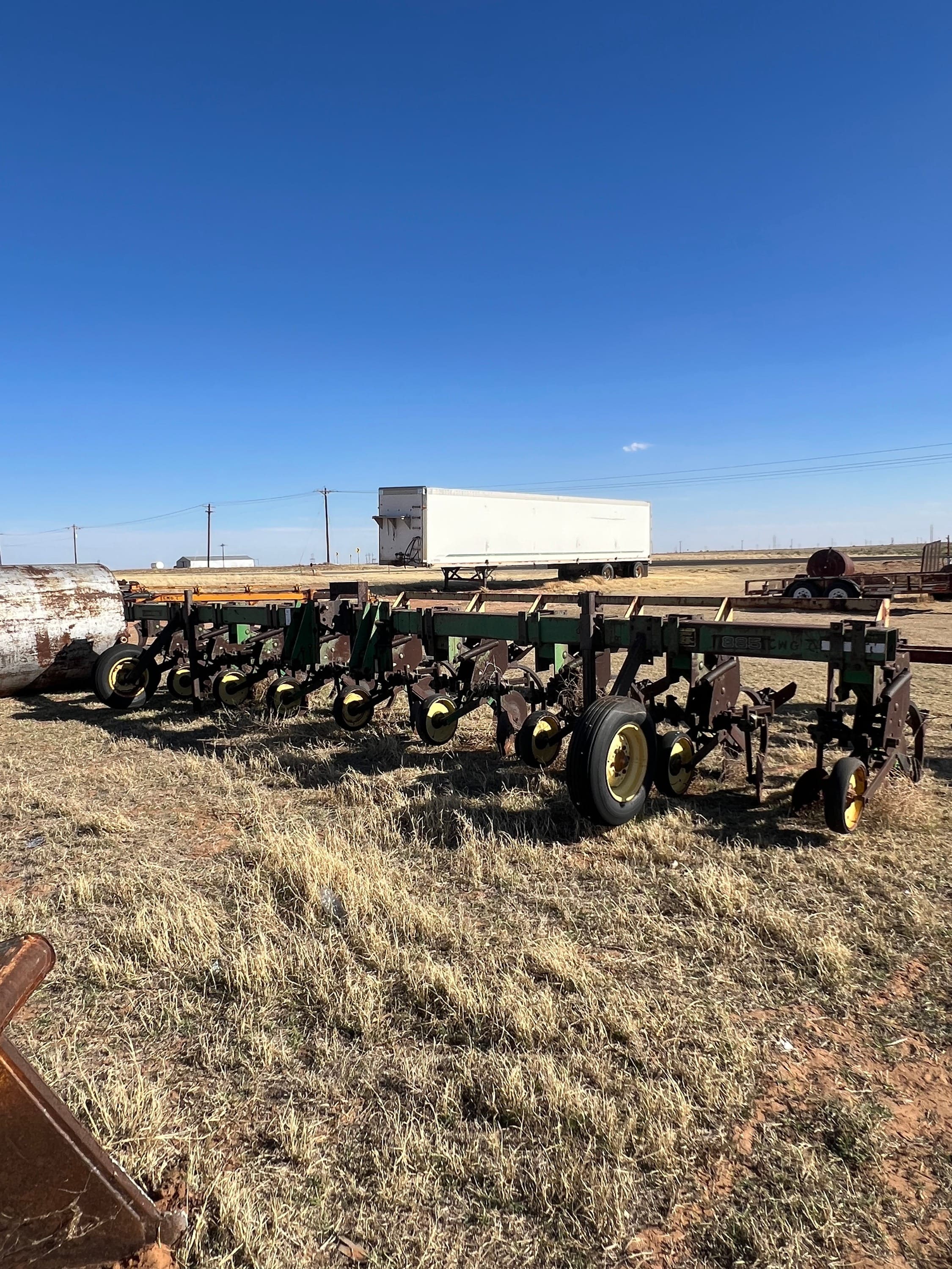 John Deere 885 Equipment Image0