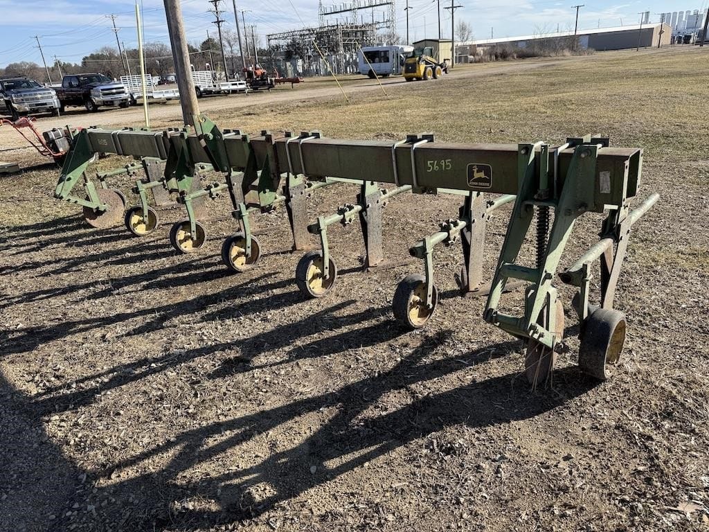 John Deere 885 Equipment Image0