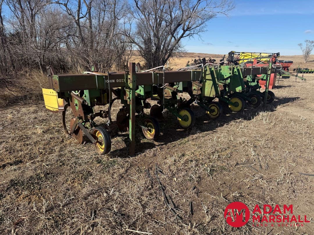 Image of John Deere 885 Primary image