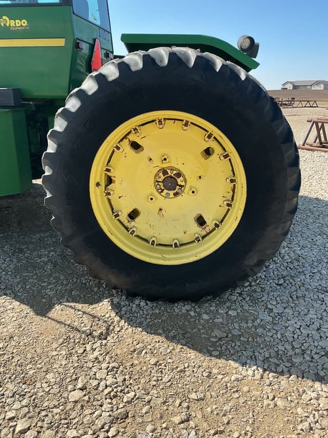 Image of John Deere 8850 equipment image 4