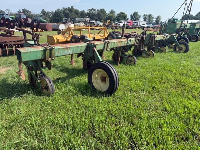 Image of John Deere 886 equipment image 1