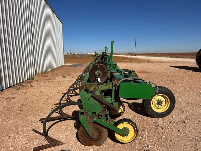 Image of John Deere 886 equipment image 1