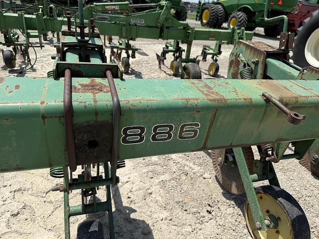 Image of John Deere 886 equipment image 3