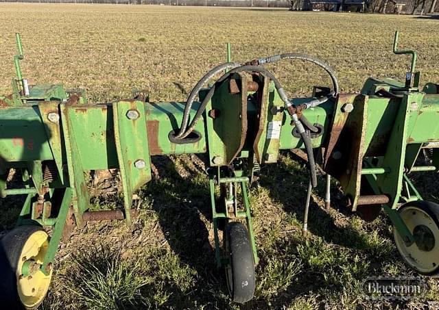 Image of John Deere 886 equipment image 1