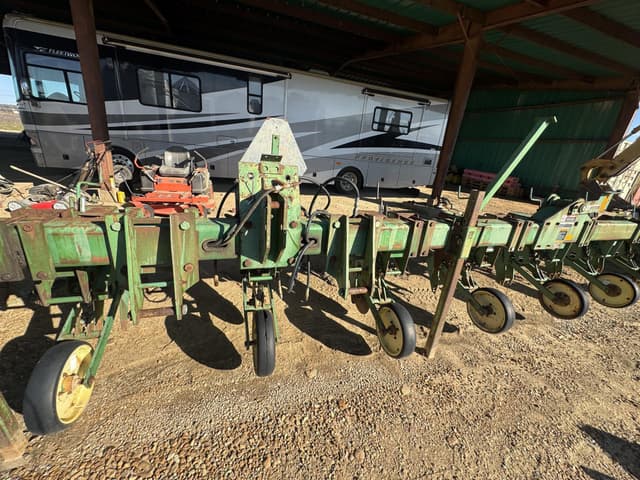 Image of John Deere 886 equipment image 2