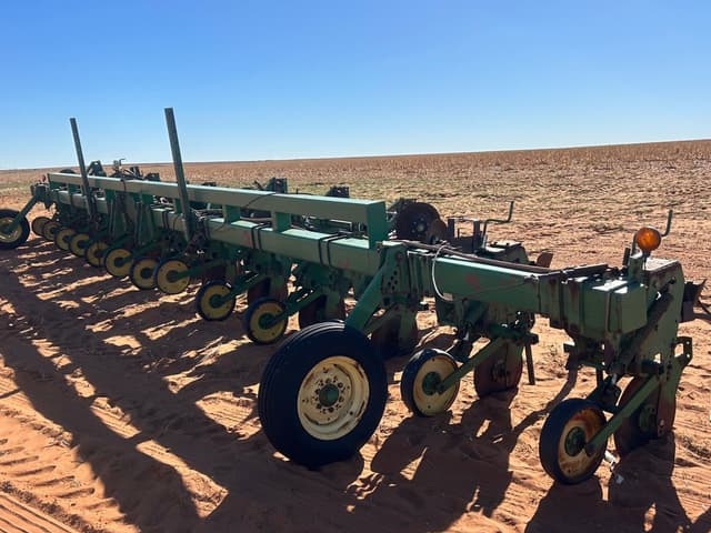 Image of John Deere 886 equipment image 3