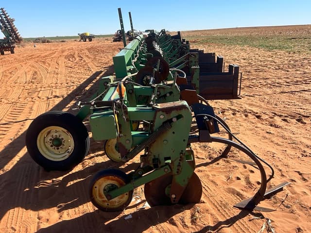 Image of John Deere 886 equipment image 2