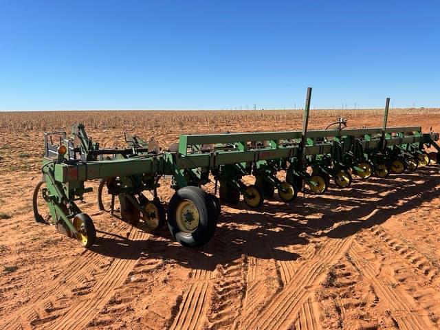 Image of John Deere 886 equipment image 4