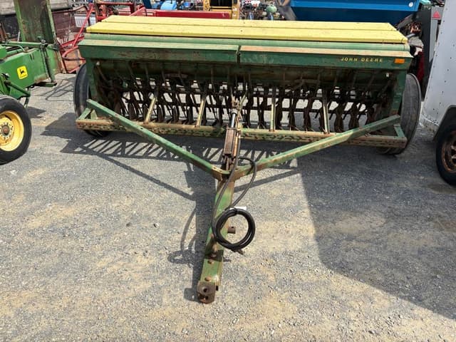 Image of John Deere 8900 equipment image 1