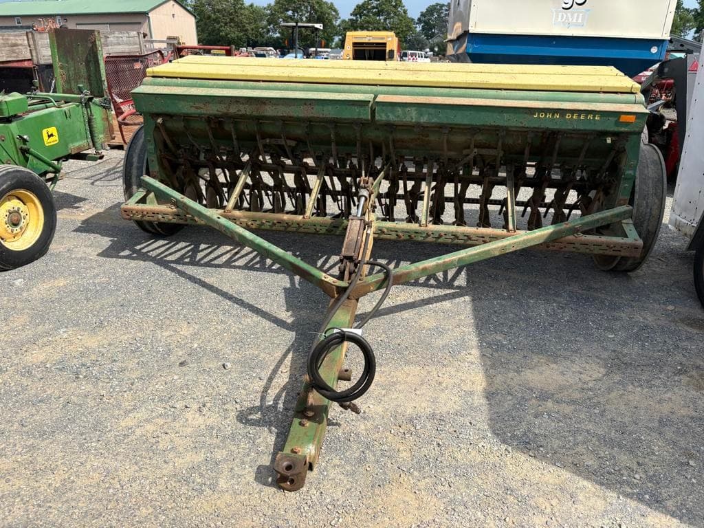 Image of John Deere 8900 Primary image