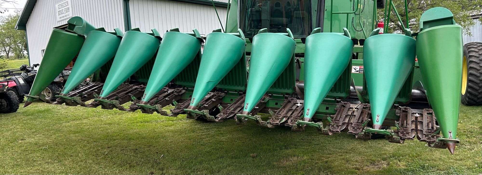 John Deere 893 Equipment Image0