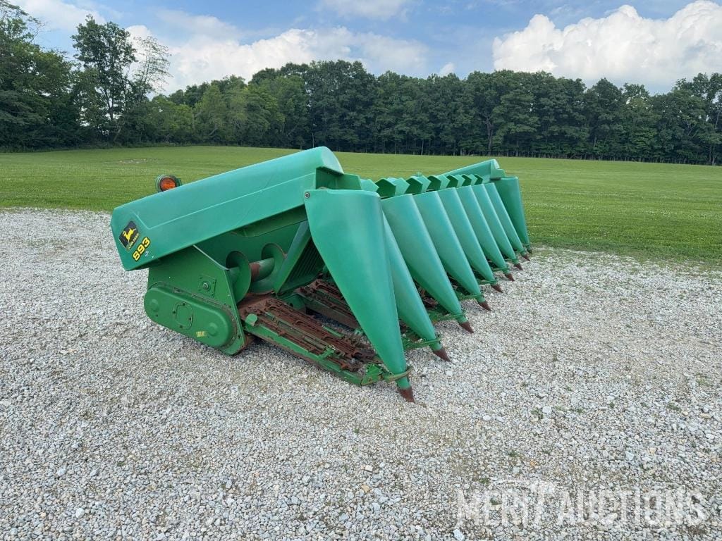 John Deere 893 Equipment Image0