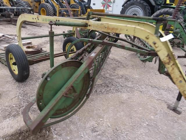 Image of John Deere 894 equipment image 1