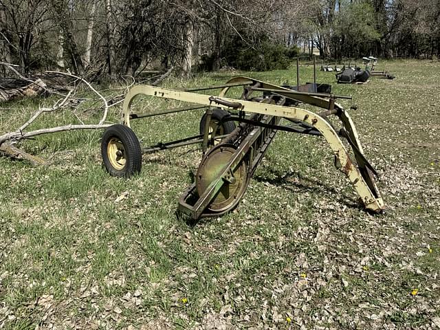 Image of John Deere 896 equipment image 1