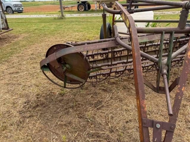 Image of John Deere 896 equipment image 2