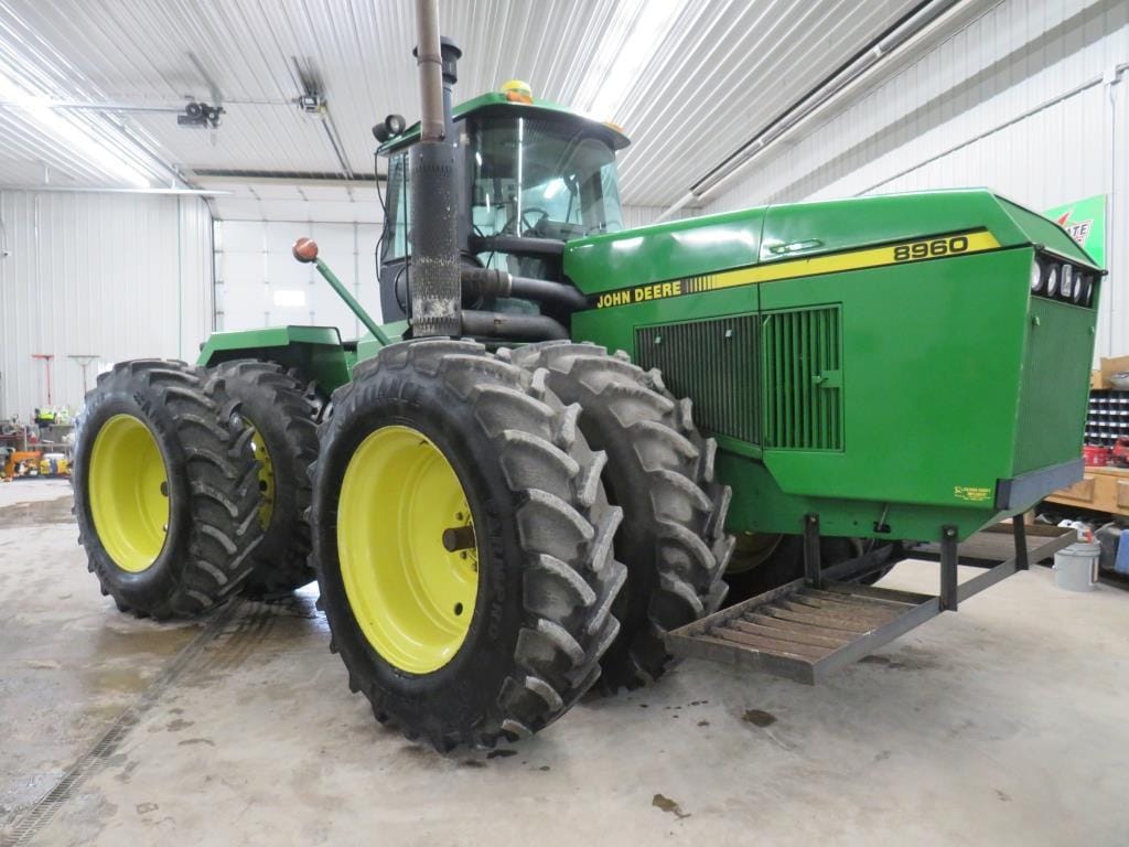 Main image John Deere 8960