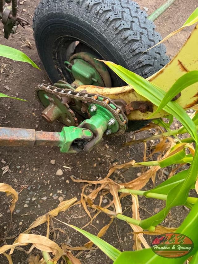 Image of John Deere 896A equipment image 2