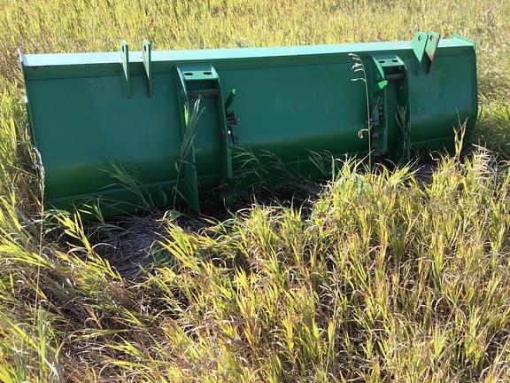 Image of John Deere Bucket equipment image 1